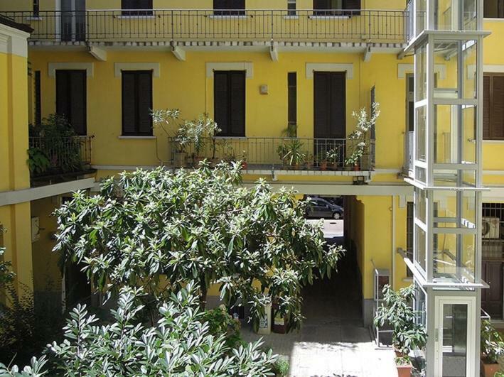 Design Double View Flat Apartment Milan Bagian luar foto